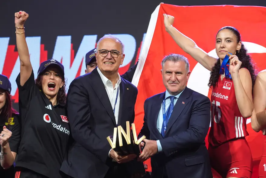 ÜSTÜNDAĞ: "ÜLKENİN BAŞARISIDIR" 2