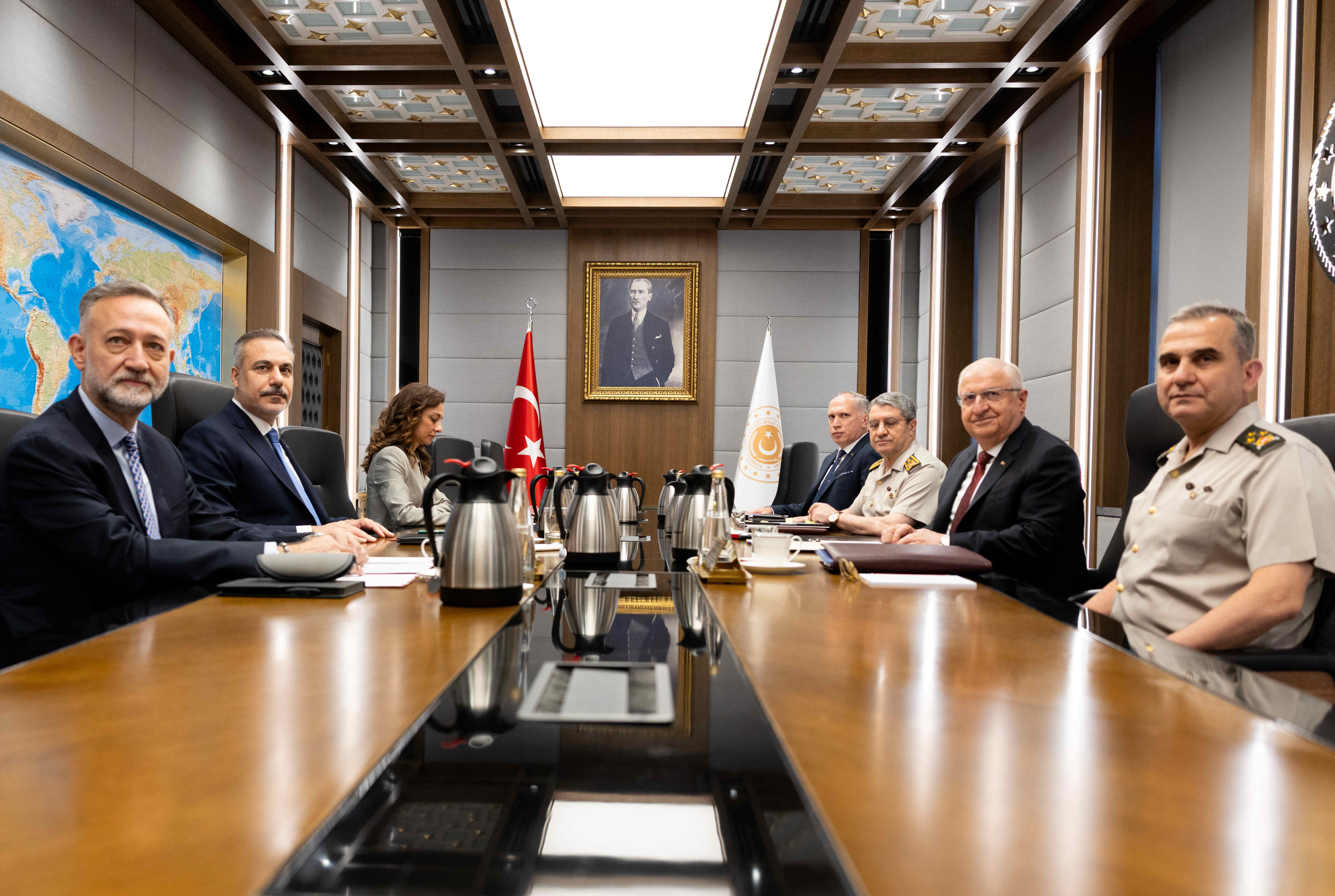Dışişleri Bakanı Fidan, Milli Savunma Bakanı Güler ile Ankara'da görüştü