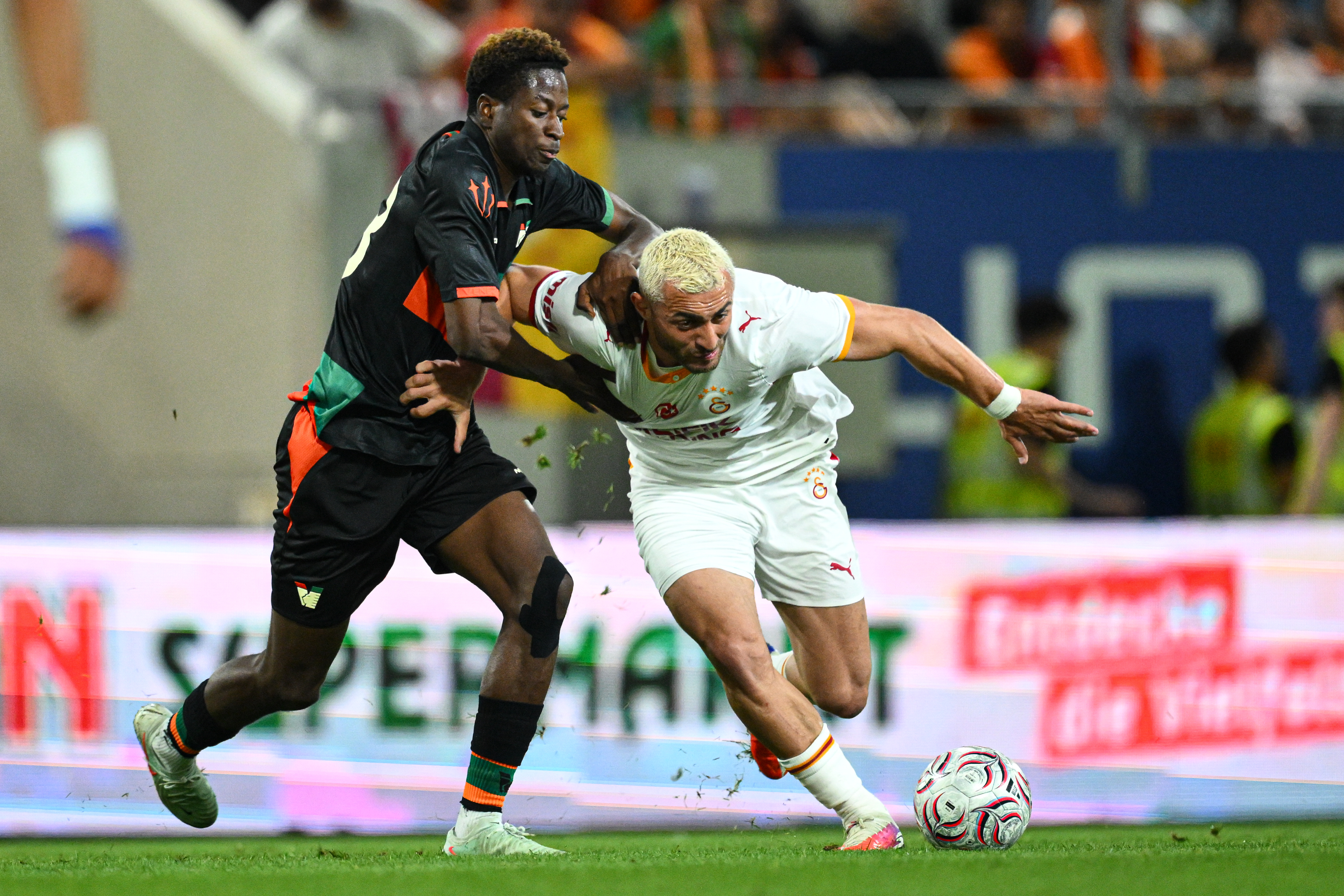 Galatasaray-Rennes hazırlık maçı ne zaman, saat kaçta ve hangi kanalda? Yeni sezon öncesi ilk ciddi sınav