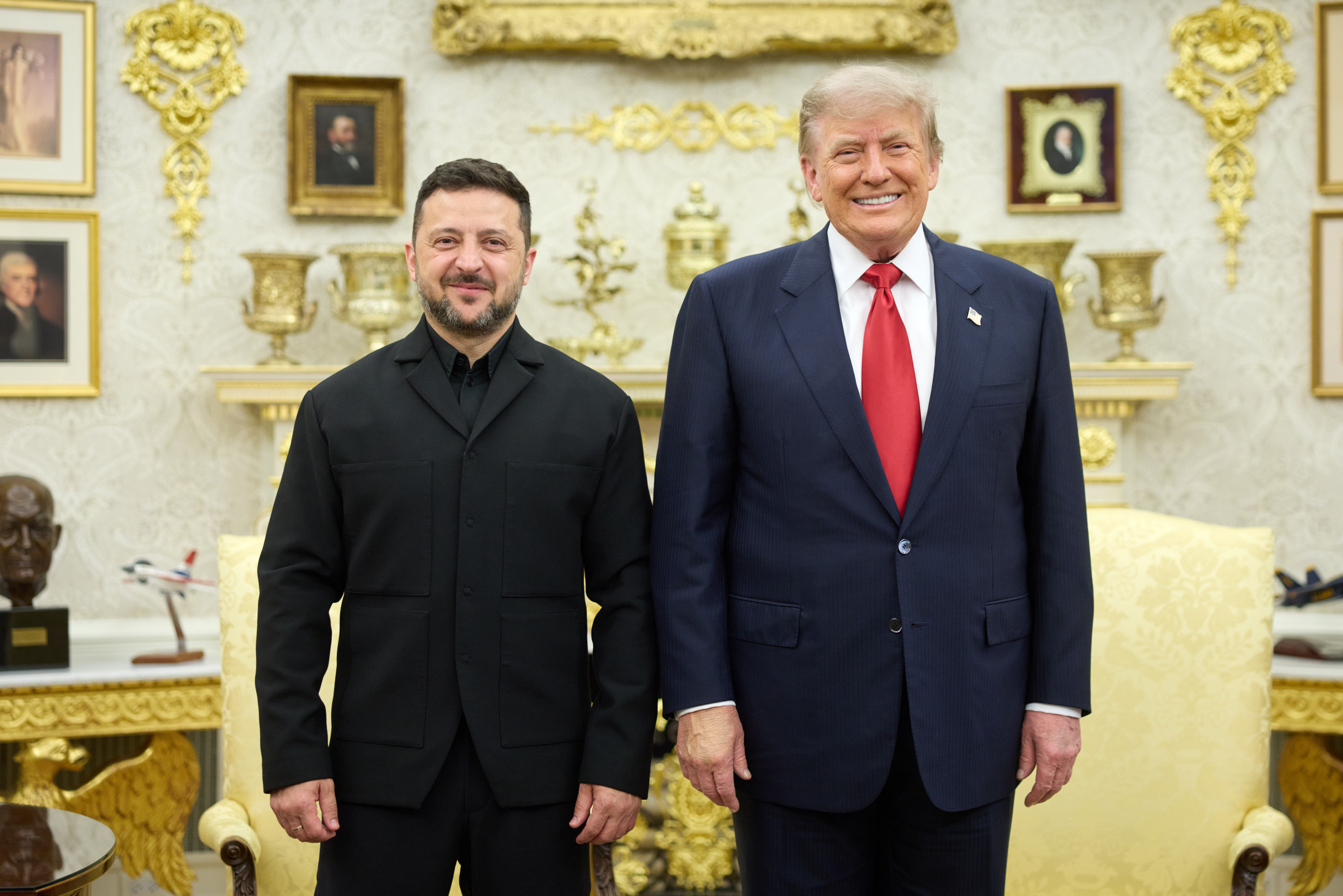 Trump, Ukrayna Devlet Başkanı Zelenski ile Beyaz Saray'da görüştü haber görseli