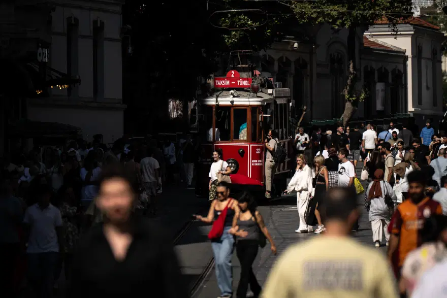 İSTANBUL'A YILIN EN SICAK GÜNLERİ GELİYOR 2