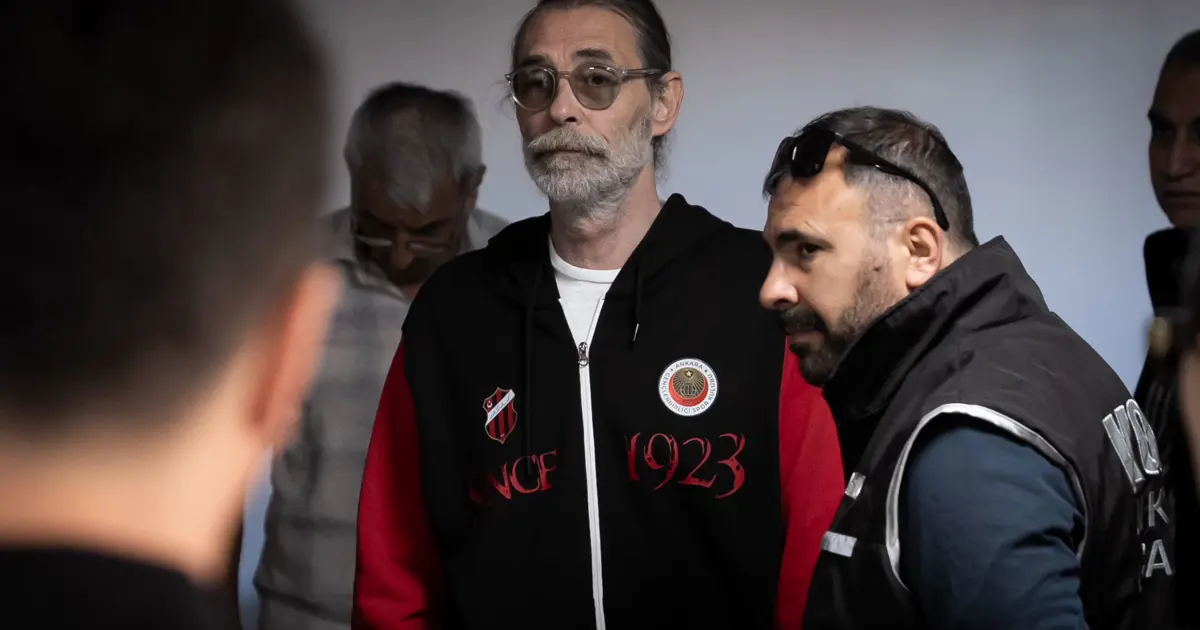 Etimesgut Belediyesi'ne operasyon. Erdal Beşikcioğlu gözaltında