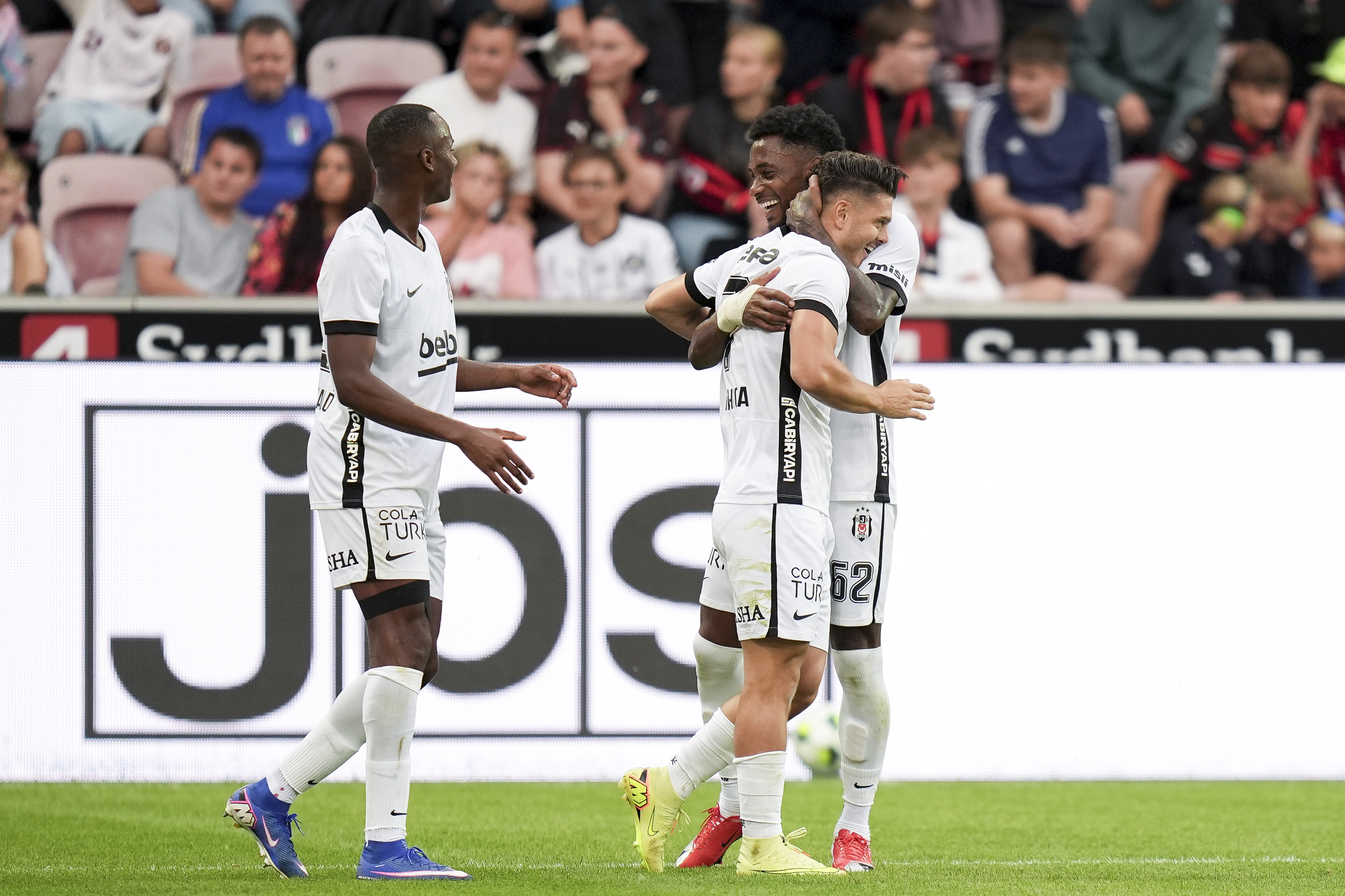 Beşiktaş, Danimarka'da da kazandı ve Avrupa Ligi 3. eleme turuna yükseldi