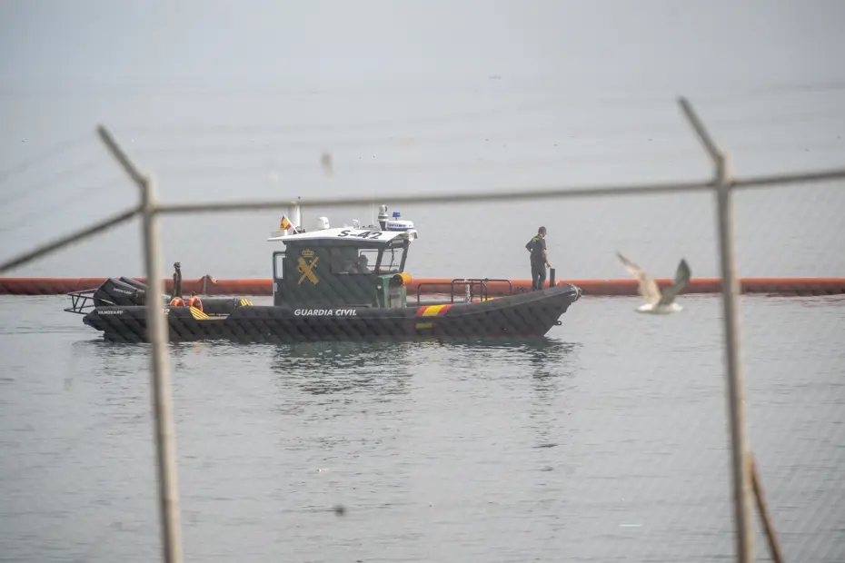 İspanya, göçmenlere karşı deniz bariyeri kurdu