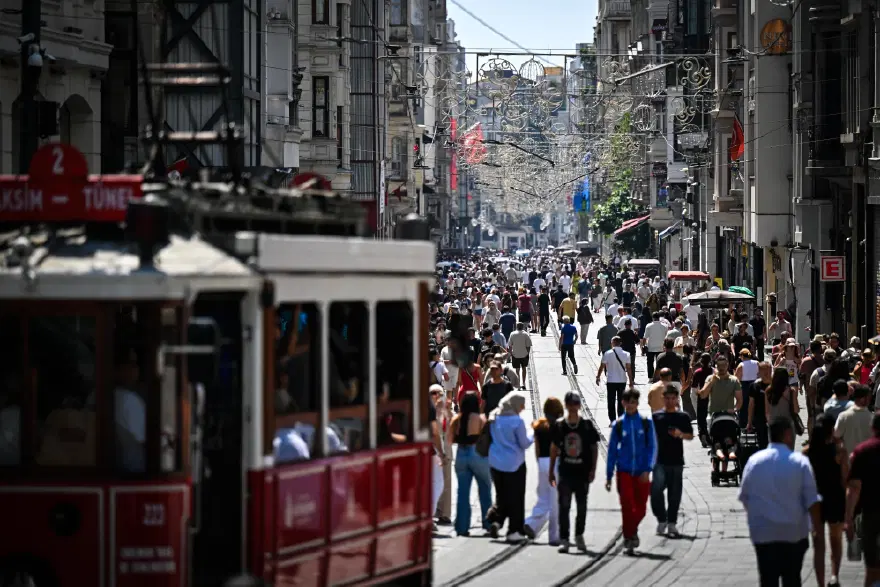 İSTANBUL'DA HAVA YARIN DA ÇOK SICAK OLACAK 4 İSTANBUL'DA HAVA YARIN DA ÇOK SICAK OLACAK 4