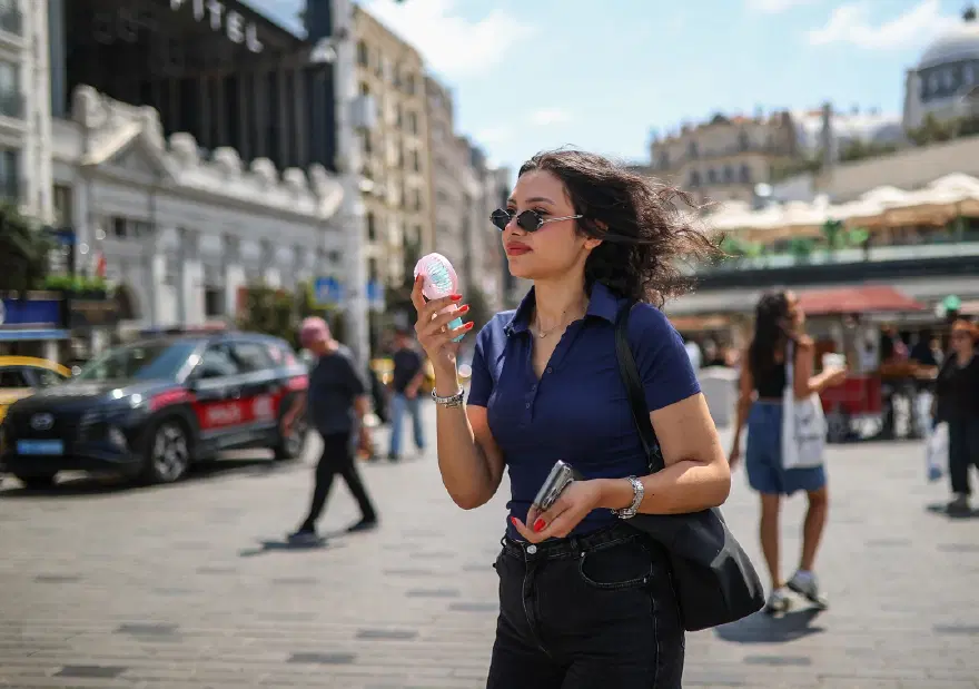 İSTANBUL'DA GÜNDÜZLERİ YAZ HAVASI HAKİM 2