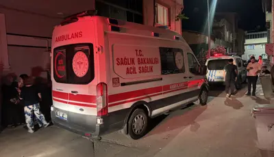Hamile kadının şüpheli ölümü. 4'üncü kattan düştüBursa'da dördüncü kattaki evinin balkonundan düştüğü iddia edilen 35 yaşındaki hamile kadın yaşamını yitirdi.