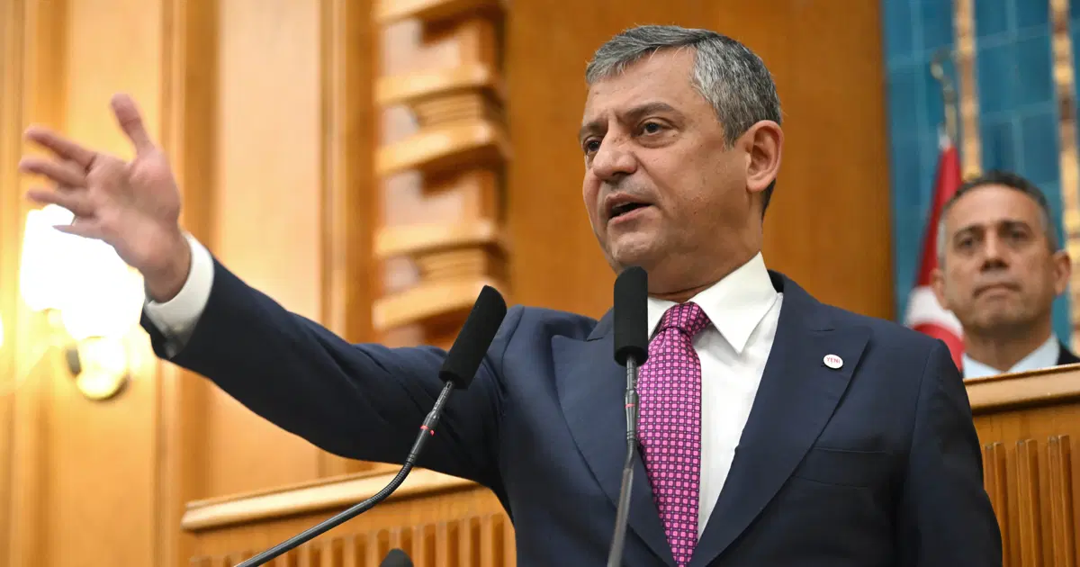 Özgür Özel ve Veli Ağbaba hakkında fezleke hazırlandı. Zincirleme rüşvet ile suçlandılar
