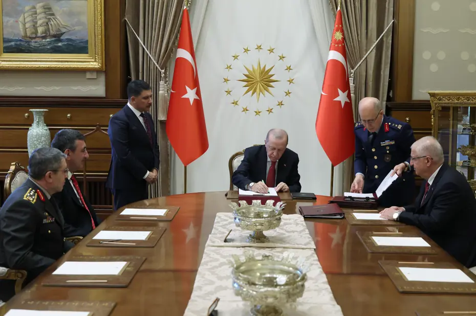 Türk Hava Kuvvetleri'nin ilk kadın paşası Özlem Karapınar oldu