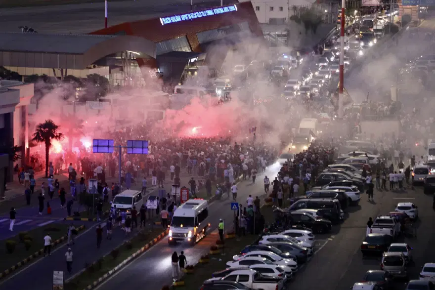 TRABZON'DA BİNLER KARŞILADI 2