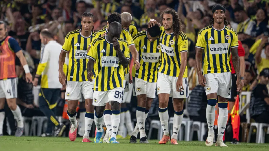 Fenerbahçe tur kapısını Kadıköy'de araladı, Sturm Graz'ı mağlup etti