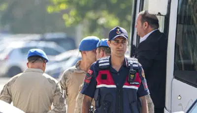 Menderes Belediye Başkanı İlkay Çiçek için tutuklama talebiMenderes Belediyesi'ne yönelik soruşturmada, aralarında başkan İlkay Çiçek'in de bulunduğu 15 kişi için tutuklama talep edildi.