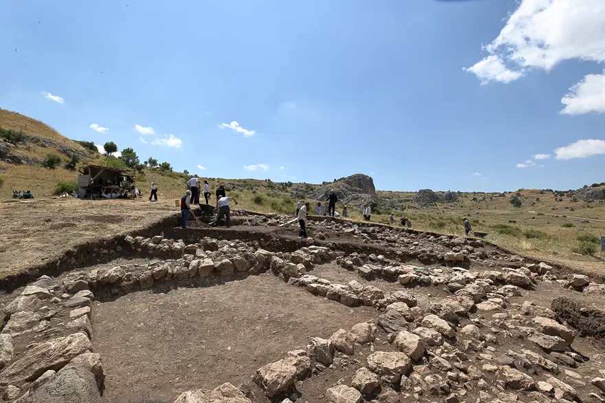 Geçmişi 8 bin yıl öncesine dayanıyor. Çorum'daki çalışmalar 120'nci yılına girdi 5 Geçmişi 8 bin yıl öncesine dayanıyor. Çorum'daki çalışmalar 120'nci yılına girdi 5