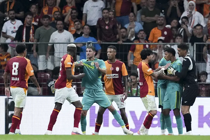 RAKİBİYLE BİRBİRİNE GİRDİ 1