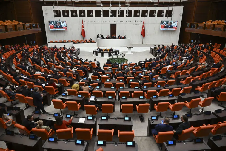 Üç milletvekili daha AK Parti'ye katıldı. İşte Meclis'teki yeni sandalye dağılımı 3