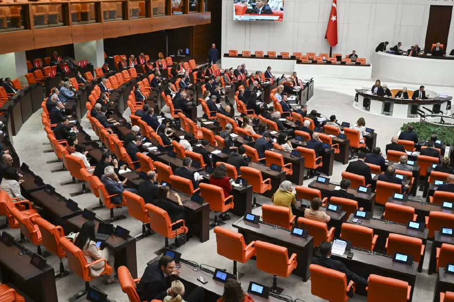 Terörsüz Türkiye yasası TBMM'de kabul edildi. Siyasilerden birlik mesajı