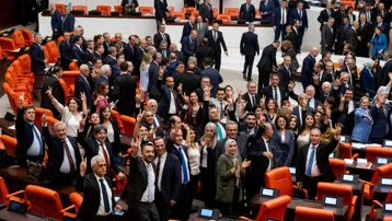 Çerçeve yasa oylamasında dikkat çeken ayrıntılar. Yasaya kimler ret oyu verdi?