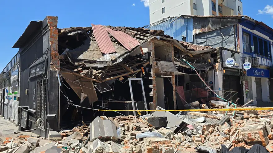 Kolombiya'da 7.4 şiddetinde deprem: Geniş çaplı yıkım kameralara yansıdı 8 Kolombiya'da 7.4 şiddetinde deprem: Geniş çaplı yıkım kameralara yansıdı 8