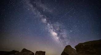 Bu gece gökyüzünde şölen var. Perseid meteor yağmurunu Türkiye'de hangi şehir kaçta izleyecek?