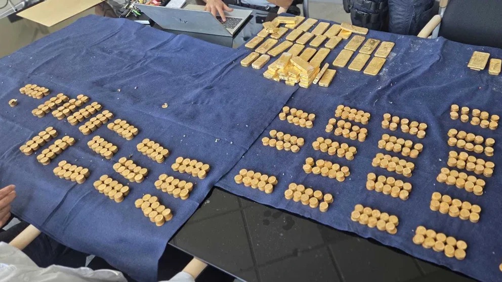 Duvardan yaklaşık 9 milyon euro değerinde altın çıktı haber görseli