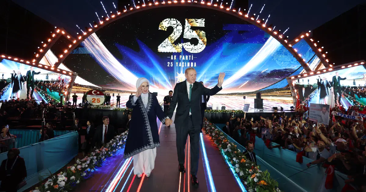 AK Parti 25 yaşında. 100 binin üzerinde kişi katıldı