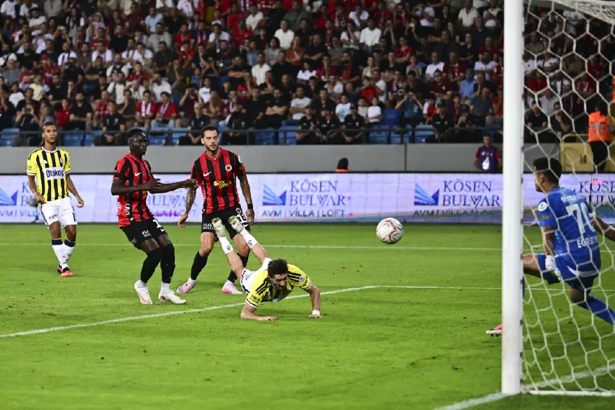 Eski takımına duvar ördü, Fenerbahçe