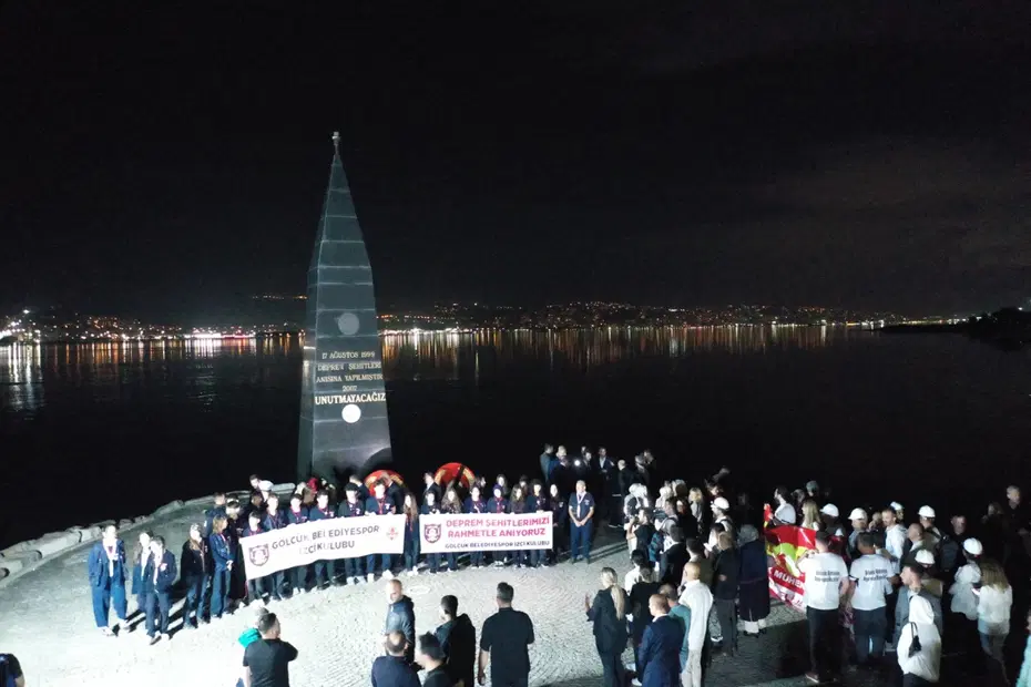 17 Ağustos depreminin 27. yılında, hayatını kaybedenler törenlerle anıldı