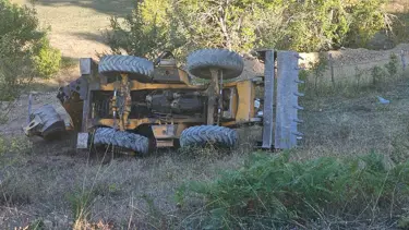 Samsun'da devrilen iş makinesinin operatörü öldü