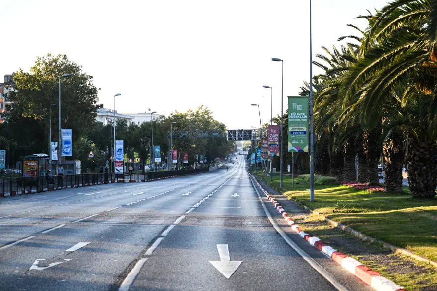 İstanbul'da pazar planı yapanlar dikkat! Bazı yollar trafiğe kapatıldı 1 İstanbul'da pazar planı yapanlar dikkat! Bazı yollar trafiğe kapatıldı 1