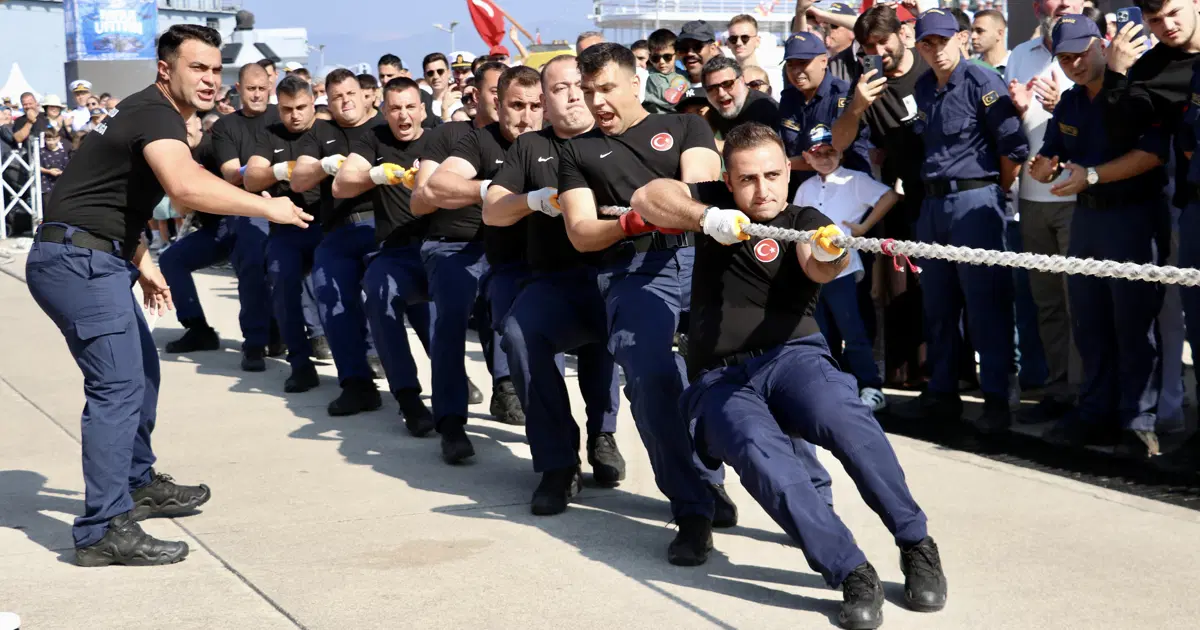 TEKNOFEST Mavi Vatan'da halat çekme heyecanı