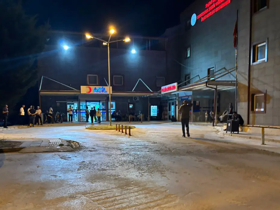 Kaynarca'daki Tavuk Kesim Fabrikasında Amonyak Gazı Sızıntısı: 15 İşçi Hastaneye Başvurdu