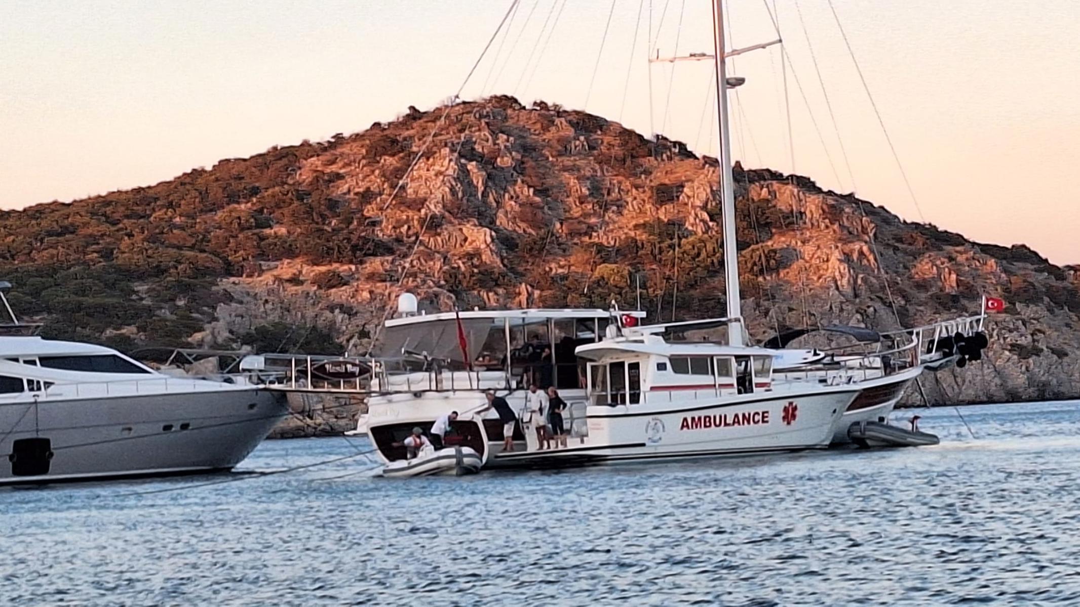 Bodrum'da koyda yaralanan genç, ekiplerce kurtarıldı