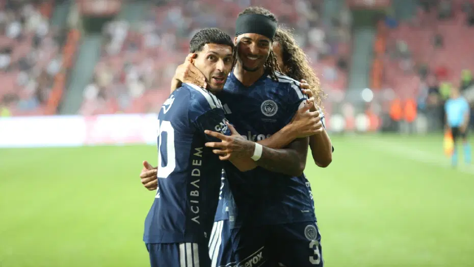 Fenerbahçe'den maç sonu Beşiktaş'a gönderme. 