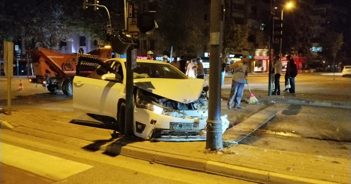 İki otomobil çarpıştı, 7 kişi yaralandı