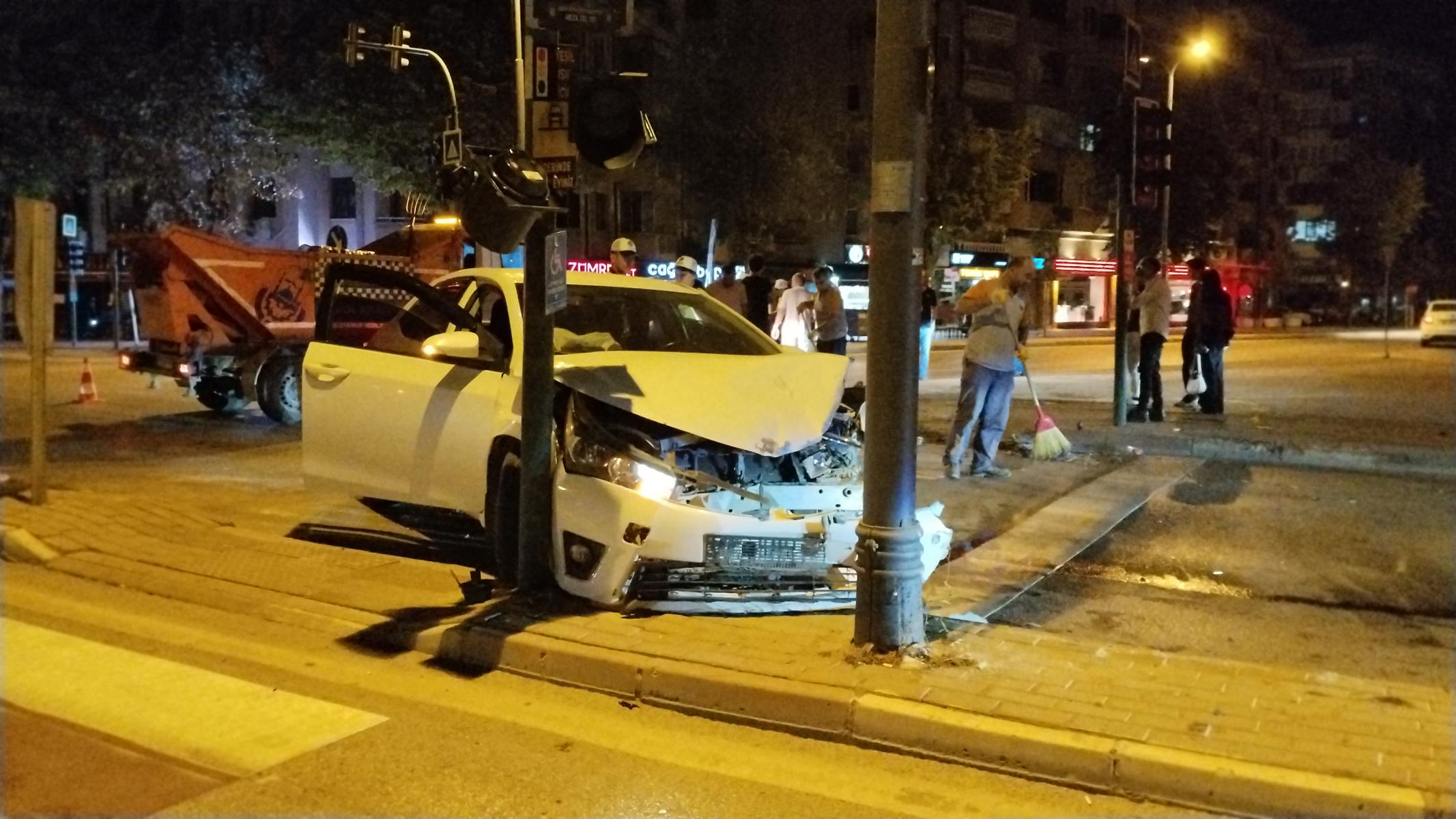 İki otomobil çarpıştı, 7 kişi yaralandı