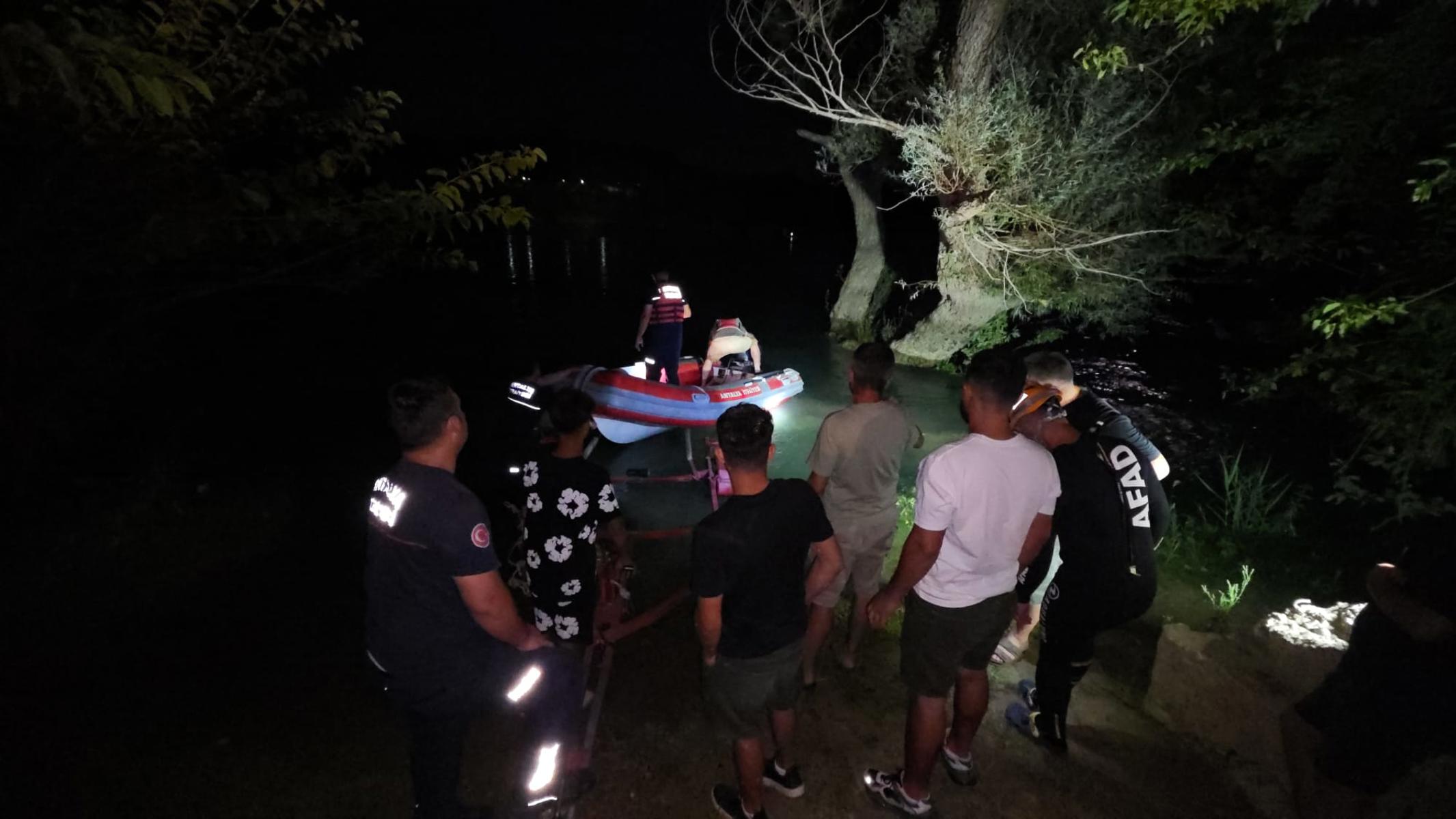 Manavgat Şelalesi'nde mahsur kalan 6 kişi kurtarıldı