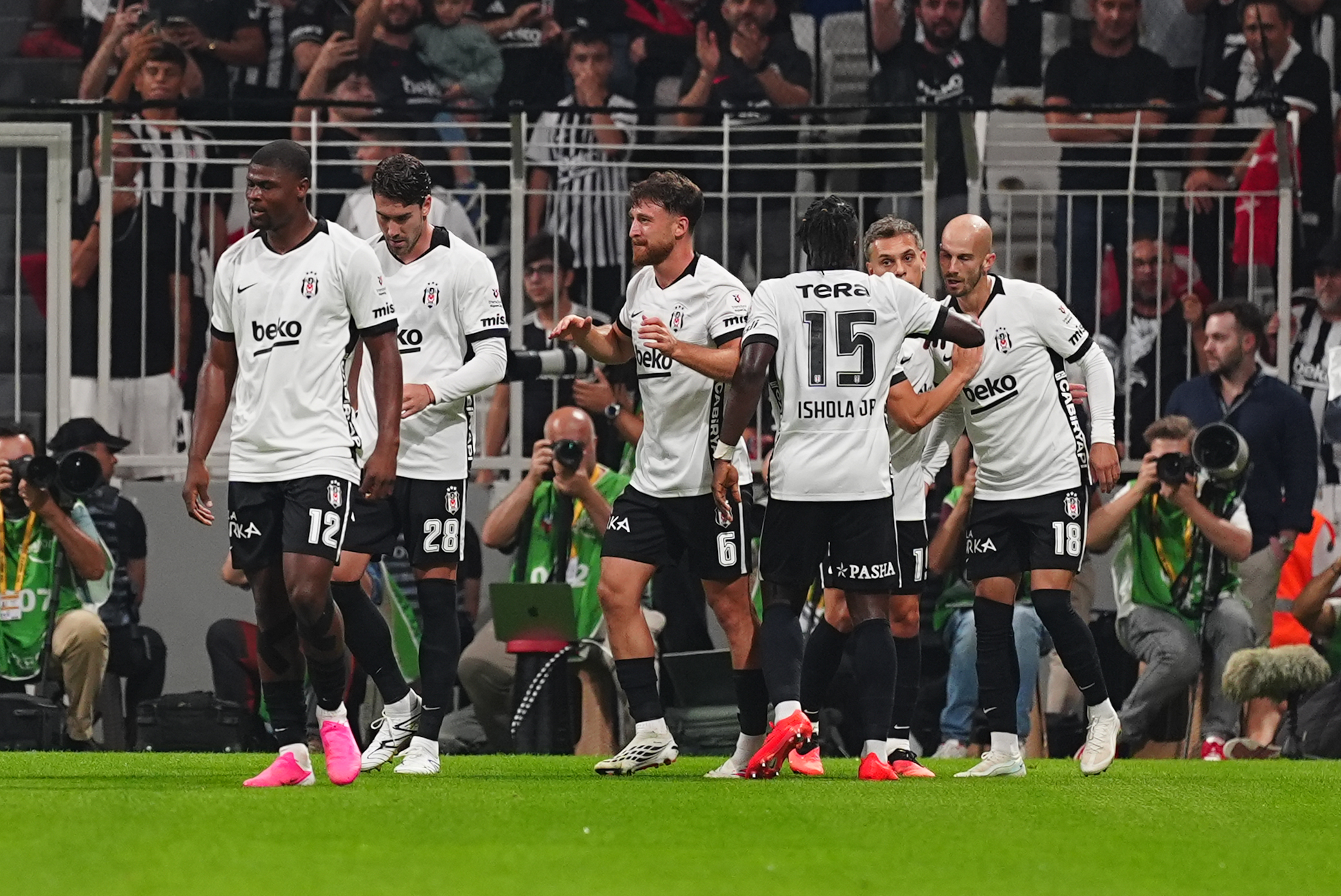 Beşiktaş'ın UEFA Avrupa Ligi kadrosu açıklandı