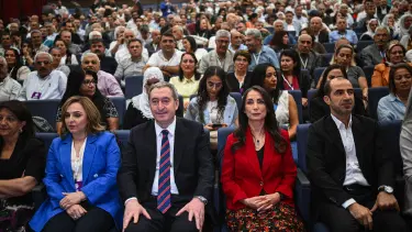 DEM Parti'de Tuncer Bakırhan ve Tülay Hatimoğulları yeniden eş genel başkanlığa seçildi