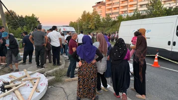 Fındık işçilerini taşıyan araç TIR'la çarpıştı. 4 kişi hayatını kaybetti