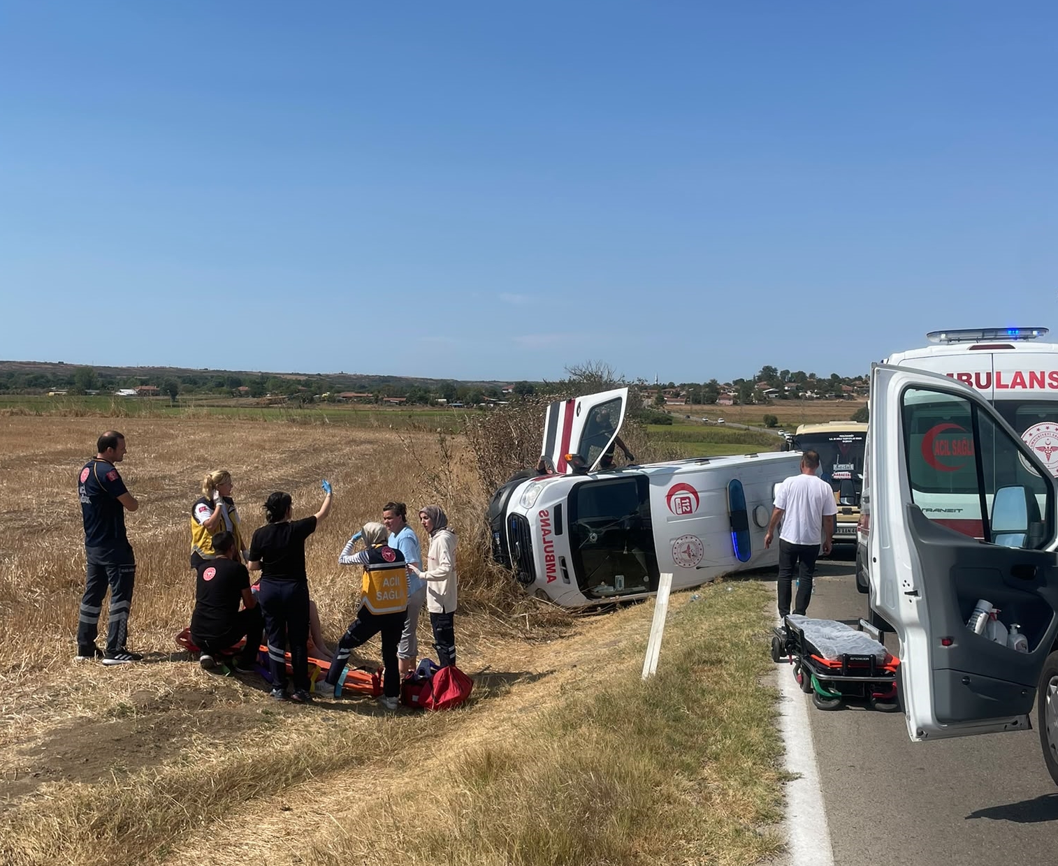 Kırklareli'nde ambulansın karıştığı trafik kazası: Beş yaralı