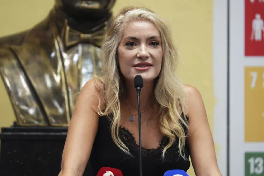 Tarık Akan mezarı başında anıldı. "Her gün aklımızda" 1