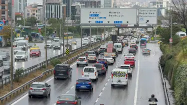 İstanbul'un trafik açmazı: Bir yılda 12 gün boşa gidiyor