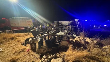 Gaziantep'te otomobil ile midibüs çarpıştı: 7 kişi hayatını kaybetti