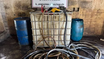 Şanlıurfa'da toprağa gömülü tankta bin 250 litre kaçak akaryakıt ele geçirildi