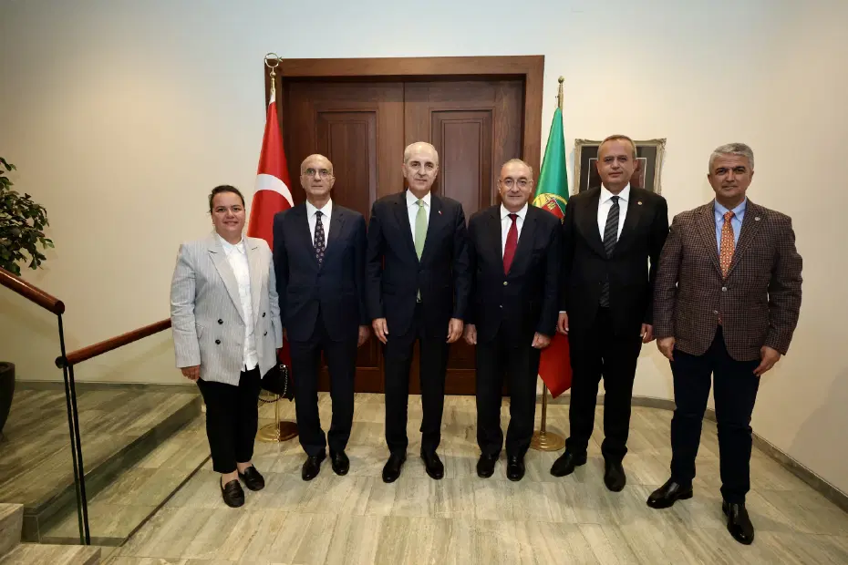 TBMM Başkanı Kurtulmuş, Türkiye'nin Lizbon Büyükelçiliğini ziyaret etti