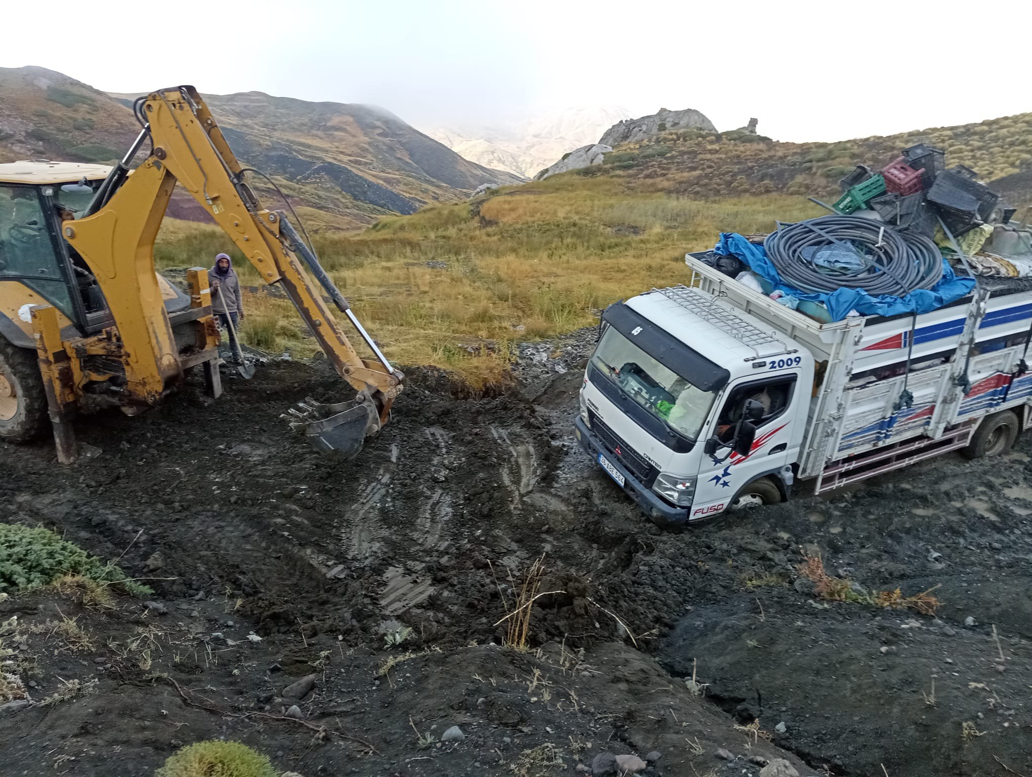 Ağrı'da yayla dönüşünde mahsur kalan 40 kişi kurtarıldı