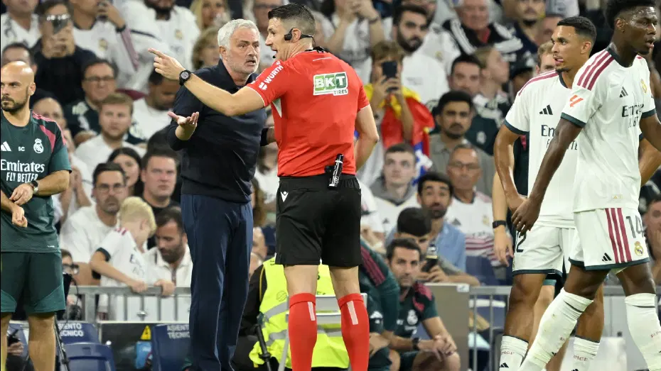 Mourinho'dan hakemlere olay gönderme. 