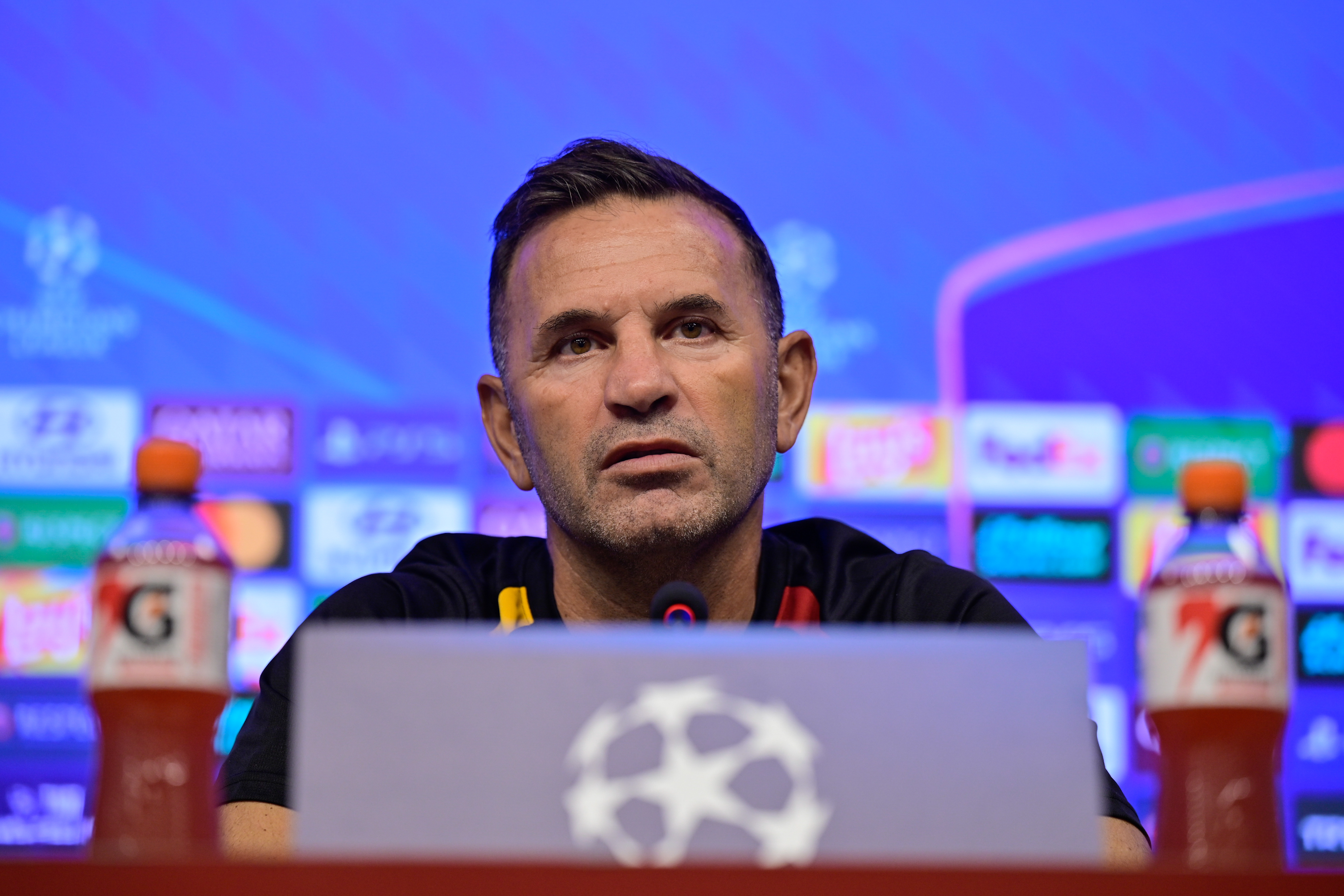 Okan Buruk, Barcelona maçında olmayacak 2 ismi açıkladı