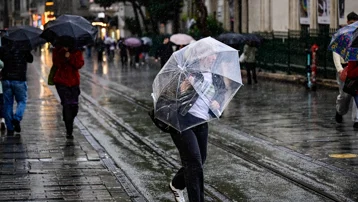 İstanbul'da okullar tatil edildi. Vali Gül'den "dışarı çıkmayın" uyarısı