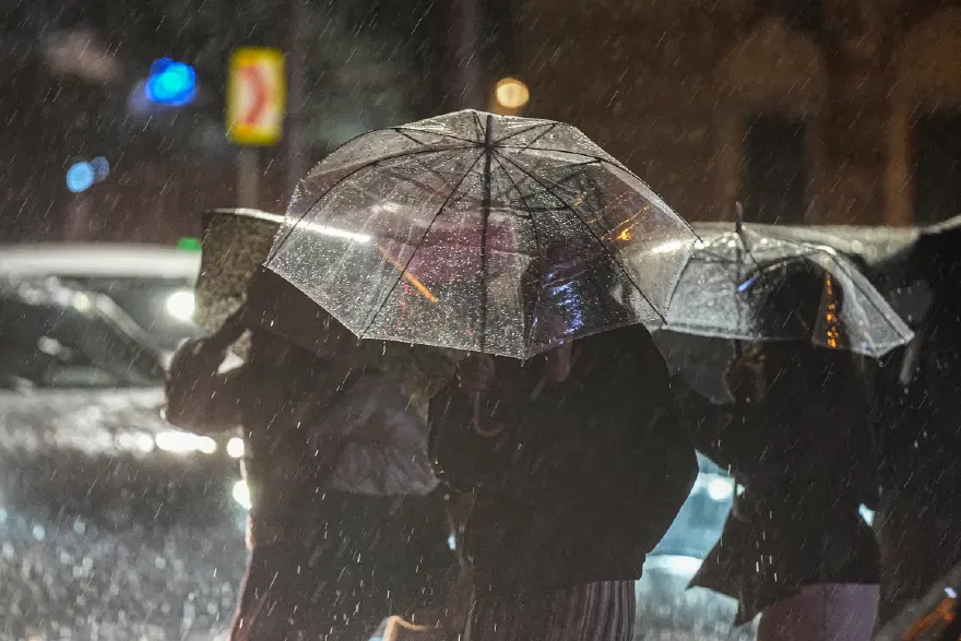 İSTANBUL'DA GECE SAATLERİNE DİKKAT 2 İSTANBUL'DA GECE SAATLERİNE DİKKAT 2